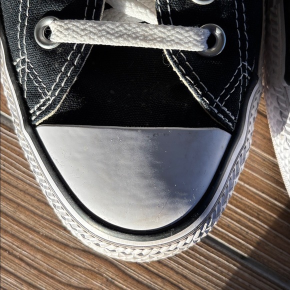 Converse Black and White Low-Top Sneakers 11.5 - Picture 5 of 9